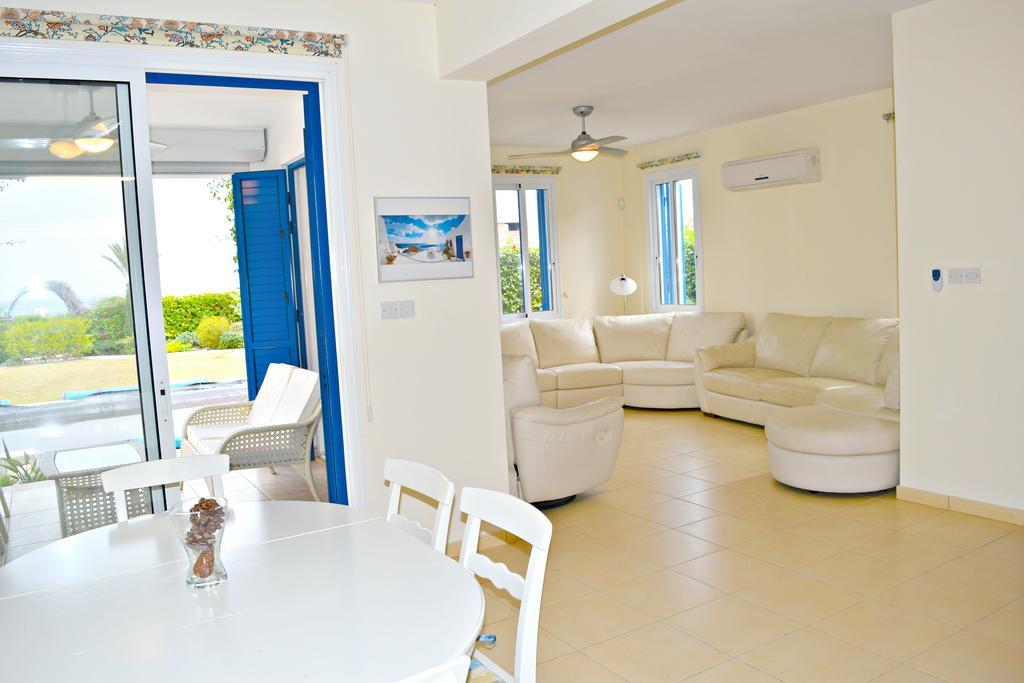 Latchi Beach Front Villa - Private Heated Pool - Amazing Uninterrupted Sea Views Polis Bagian luar foto