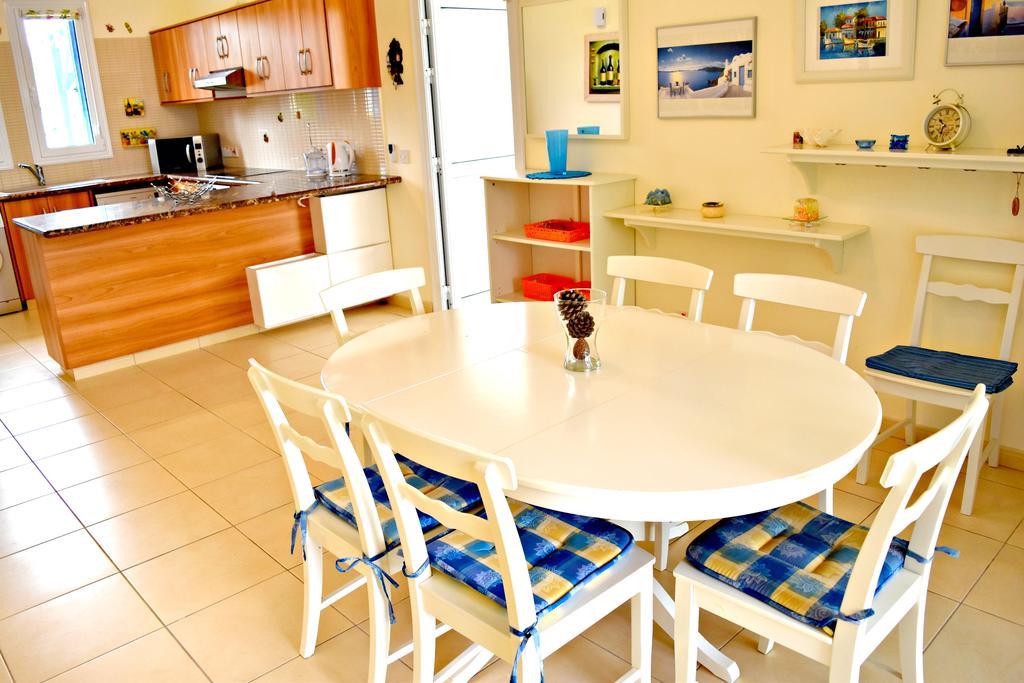 Latchi Beach Front Villa - Private Heated Pool - Amazing Uninterrupted Sea Views Polis Bagian luar foto