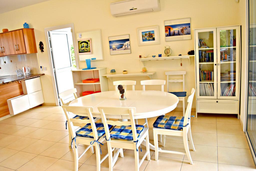 Latchi Beach Front Villa - Private Heated Pool - Amazing Uninterrupted Sea Views Polis Bagian luar foto