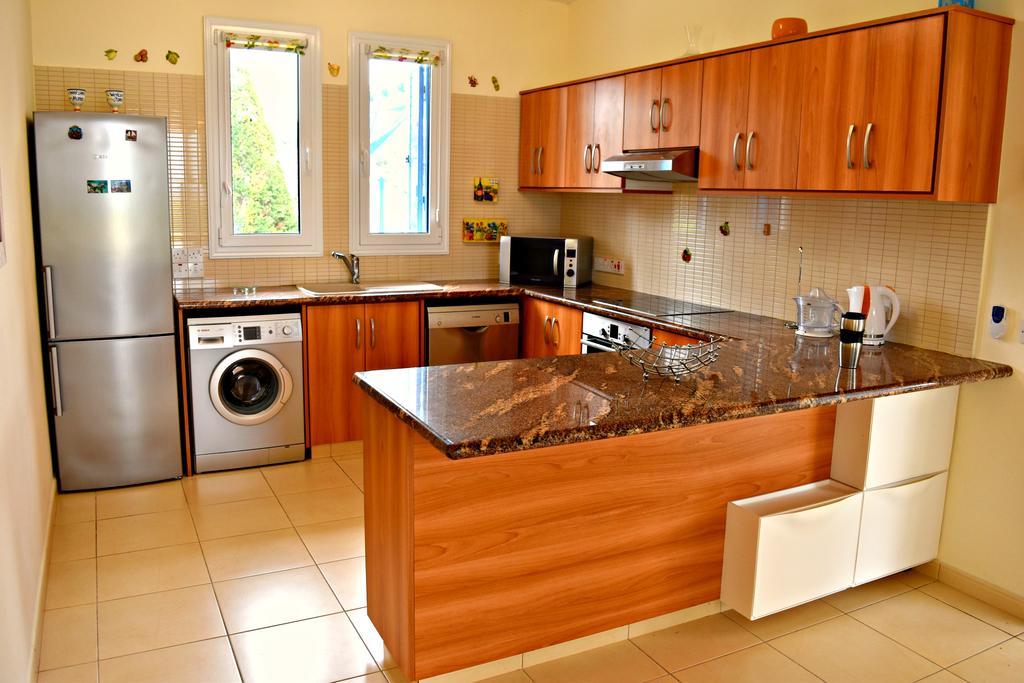 Latchi Beach Front Villa - Private Heated Pool - Amazing Uninterrupted Sea Views Polis Bagian luar foto